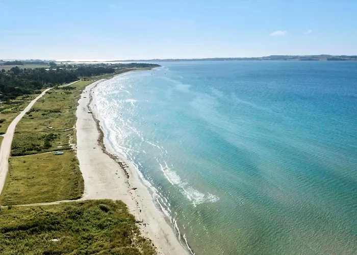 8238-knebel-begtrupvig-strandvej-57 *